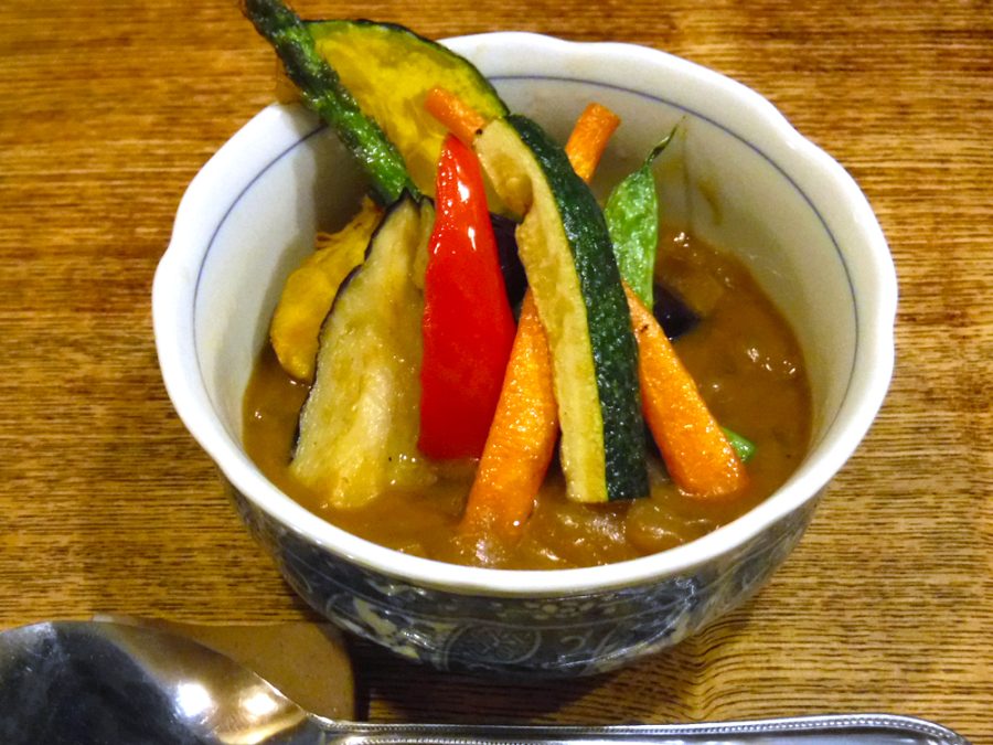 素揚げ夏野菜とカレーソース