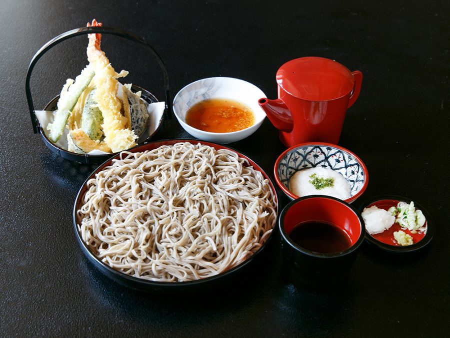 かしの樹 天ざるそば