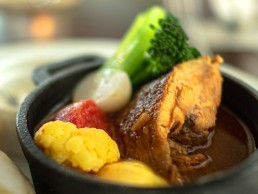 ロッソビアンコ『安曇野産のお野菜を使ったホロホロチキンカリー』 ロッソビアンコ『安曇野産のお野菜を使ったホロホロチキンカリー』