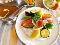 レストラン アベ『あづみの夏野菜カリー』 レストラン アベ『あづみの夏野菜カリー』