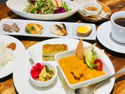 キッチン はるつげ『チキン&夏野菜【冷たいカリー】ランチ』 キッチン はるつげ『チキン&夏野菜【冷たいカリー】ランチ』